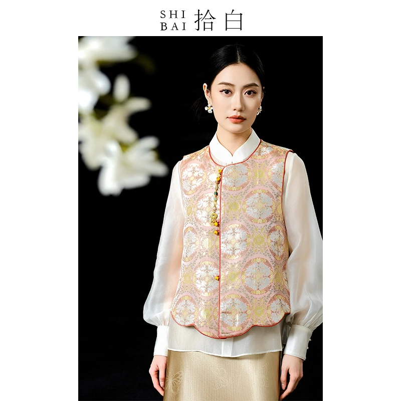 拾白金鱼戏莲 新中式马甲春新款国风圆领织金提花重工马甲SU3291