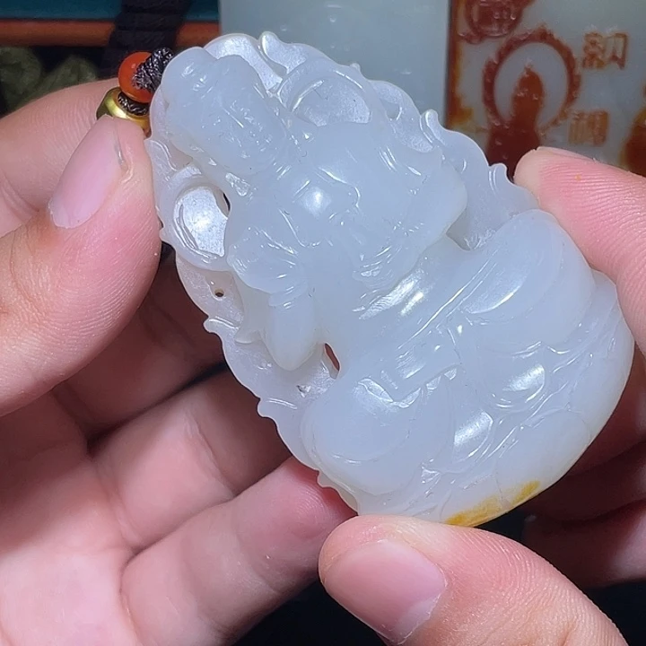 冬***天颈饰未镶嵌和田玉CC