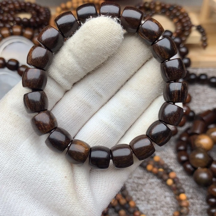 贡木巴布亚10/11黑金刚