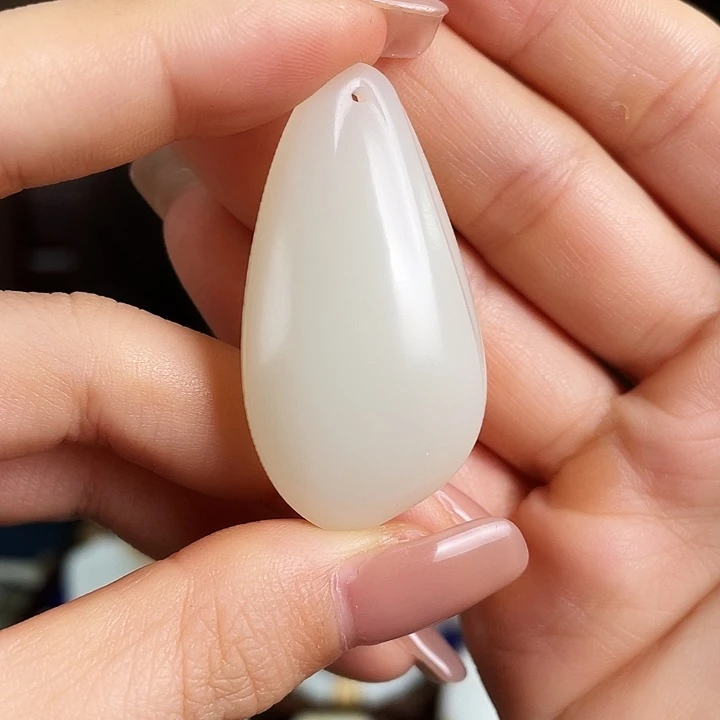 黑***米和田玉未镶嵌颈饰