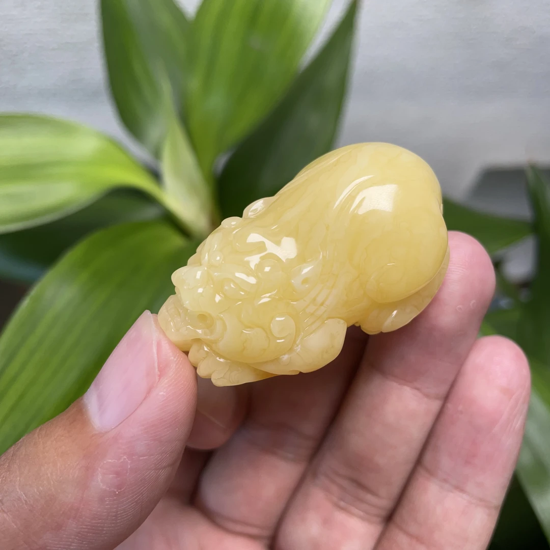 天然原矿蜜蜡貔貅吊坠45*26*23（基地质检带证书）