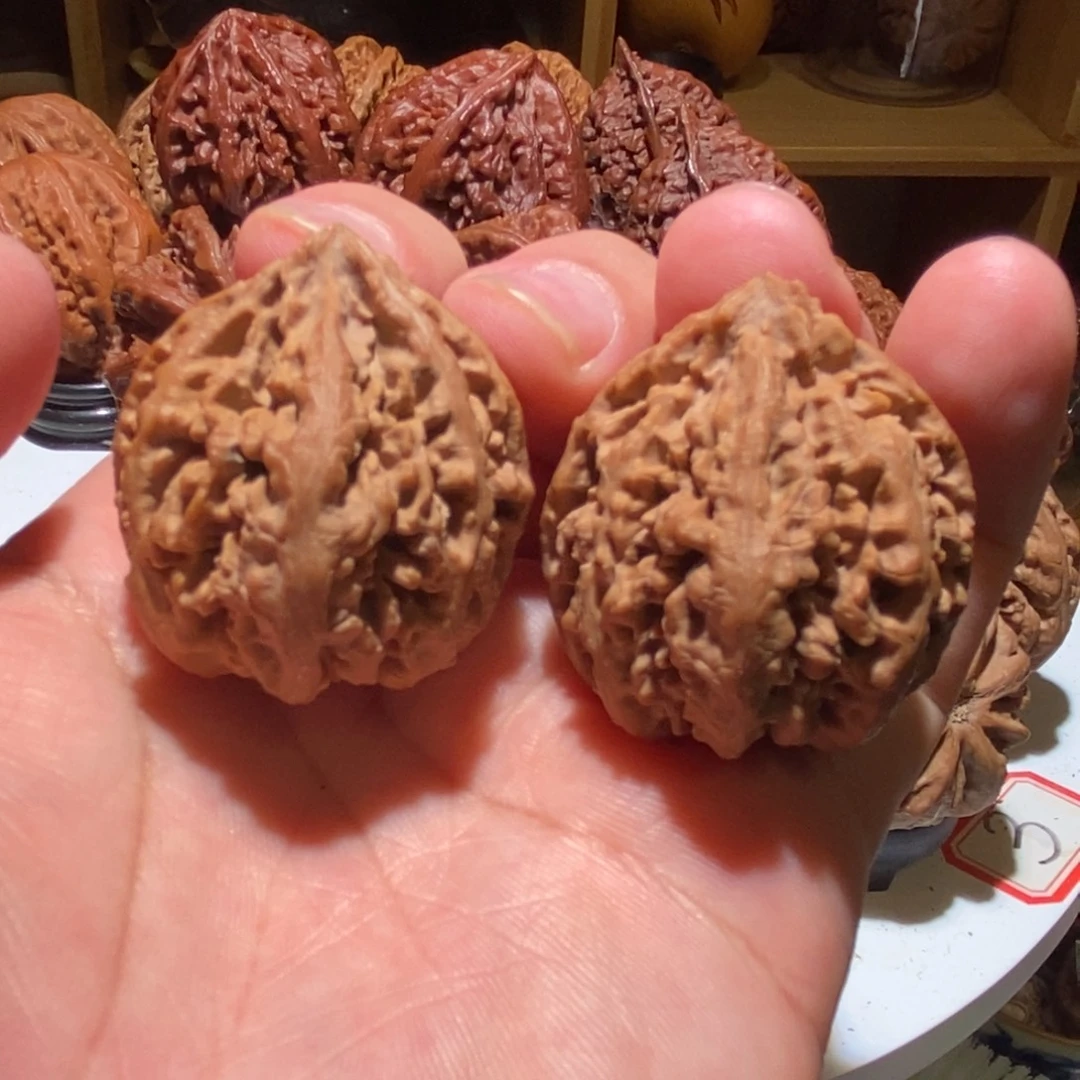 吊坠文玩核桃豆粒纹绣球