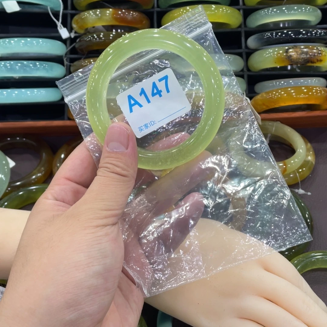 爱****蛇纹石玉未镶嵌手镯