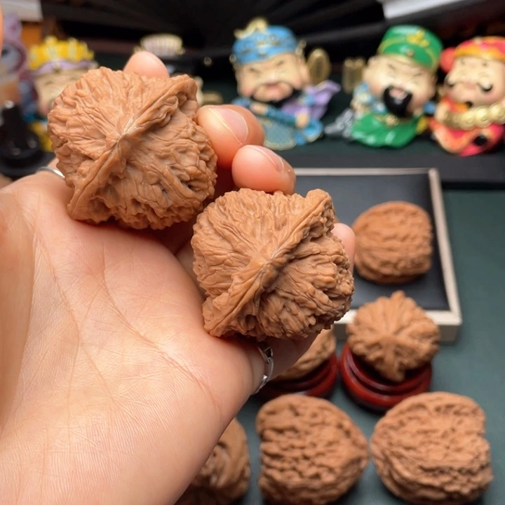文玩核桃吊坠雷*天43尺三角小凹菊花底高炮639