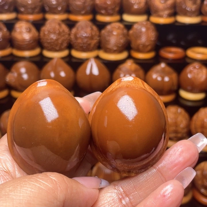 橄榄核把件刚橄榄雕刻