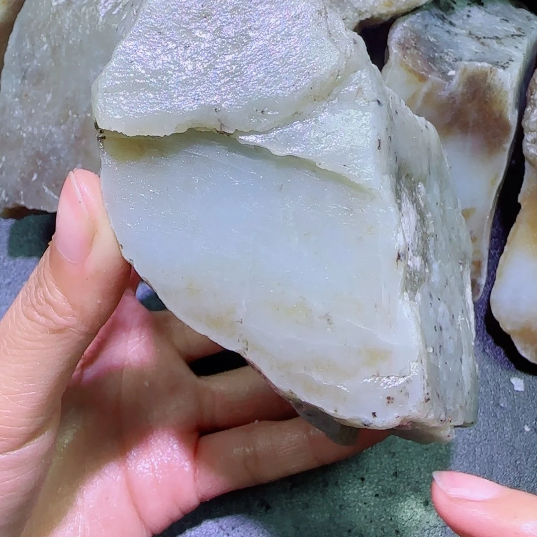 和田玉未镶嵌珠宝半成品