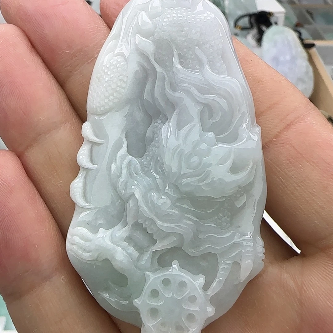 翡翠未镶嵌颈饰翡翠