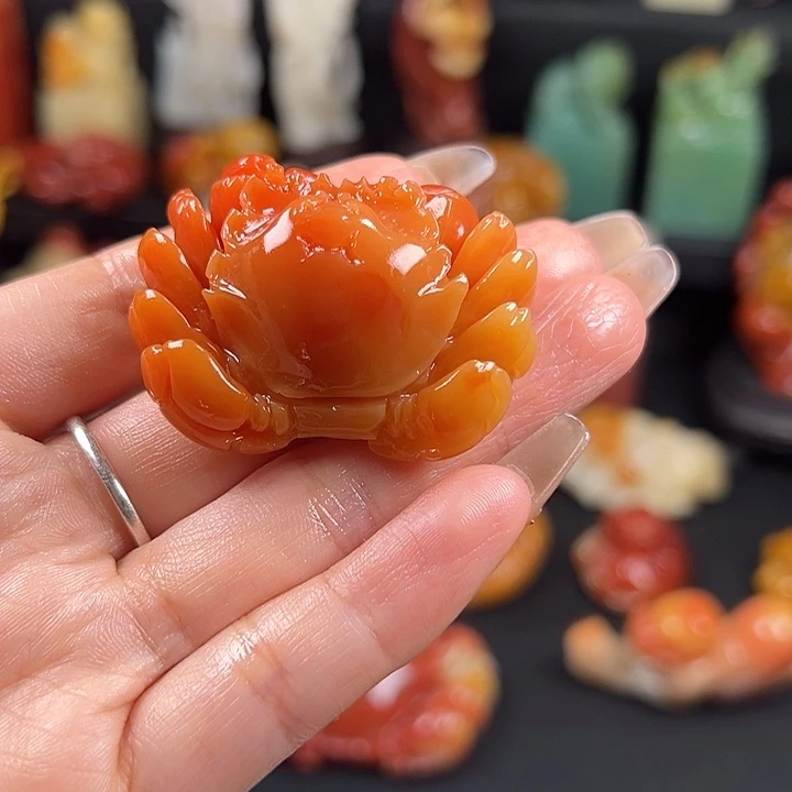 高***莲寿山石老性芙蓉石