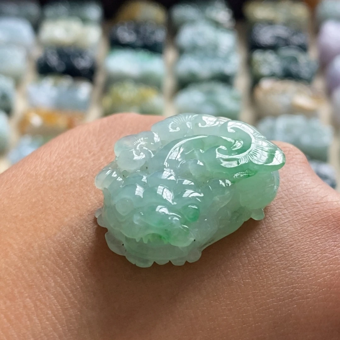 翡翠未镶嵌颈饰天然翡翠貔貅吊坠