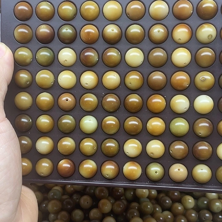 吊坠白玉菩提12.8精品非料焦糖圆100颗加灯牌宠10颗