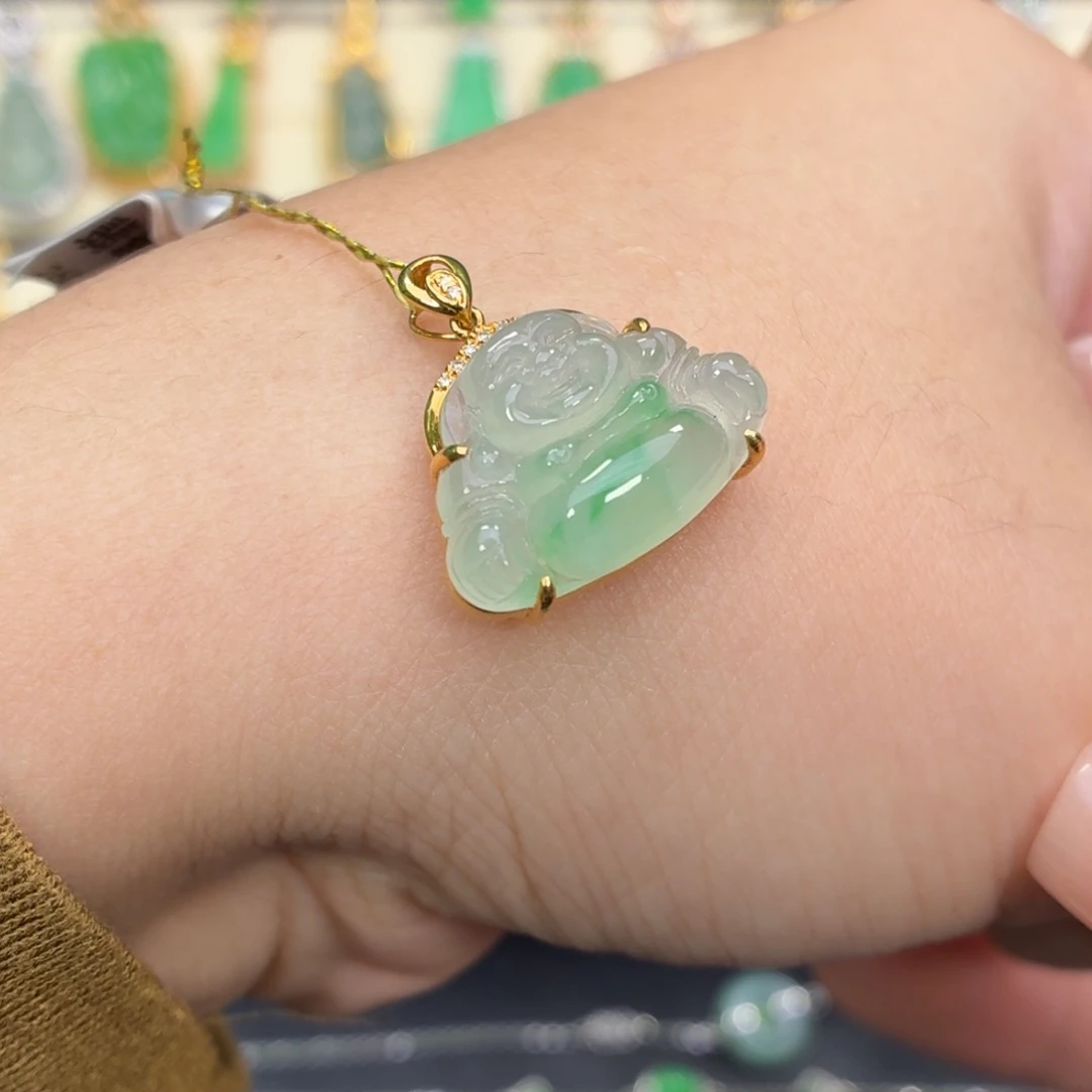 翡翠18K金镶嵌颈饰