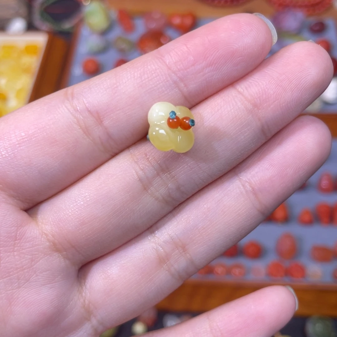 蜜蜡未镶嵌裸石桂花