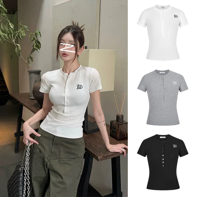 Moses Queen/魔西女王半开领刺绣设计短袖T恤修身辣妹短款上衣