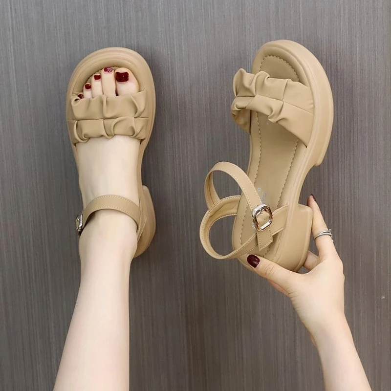 2025小个子增高厚底凉鞋女夏外穿年新款休闲百搭沙滩鞋XYZX