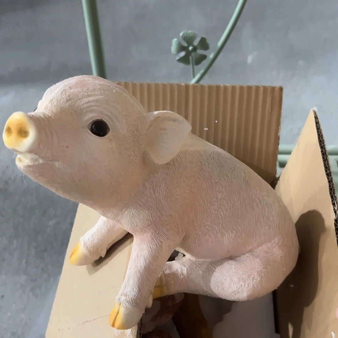 合成树脂花园小猪