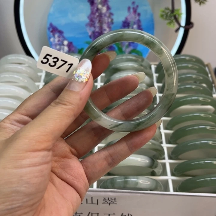 石英质玉未镶嵌手镯5371