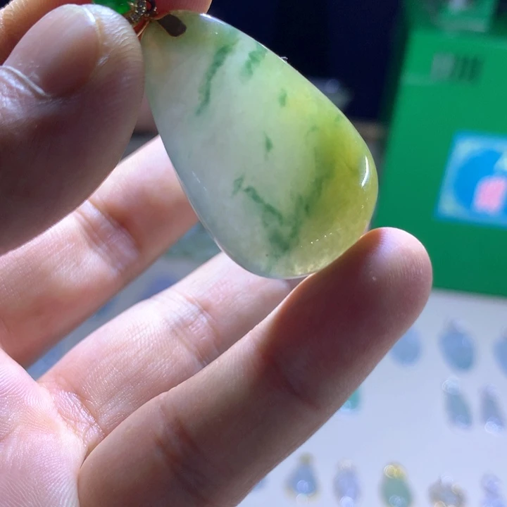 翡翠颈饰未镶嵌天然翡翠a货