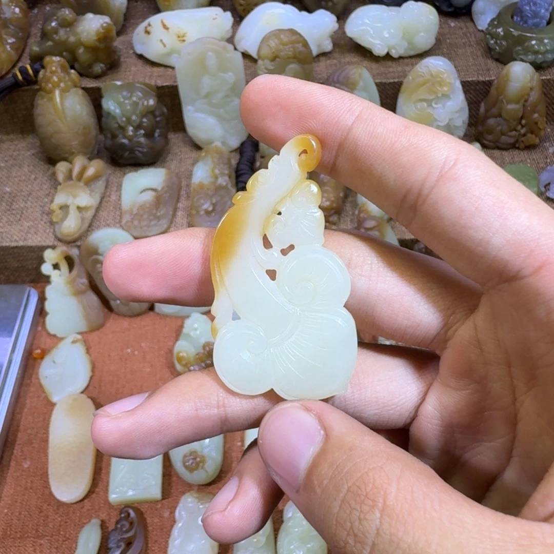 颈饰未镶嵌和田玉