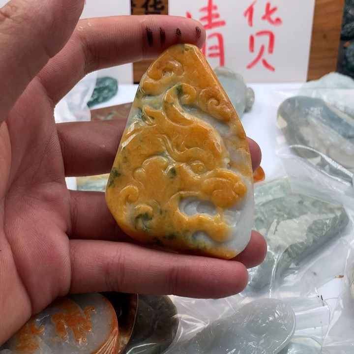 翡翠未镶嵌颈饰保真天然a货翡翠