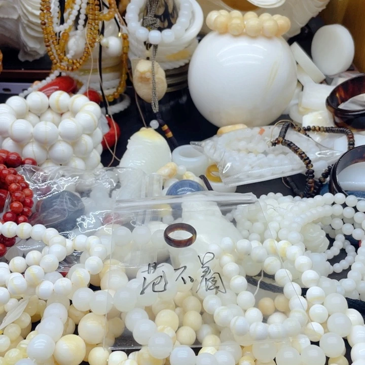 范***着贝壳贝壳蛋糕蛋糕是由小