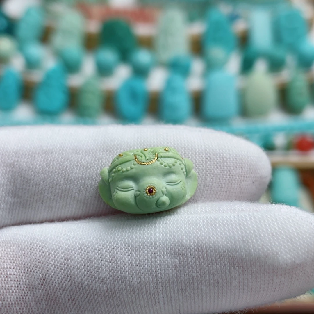 绿松石未镶嵌珠宝奇石