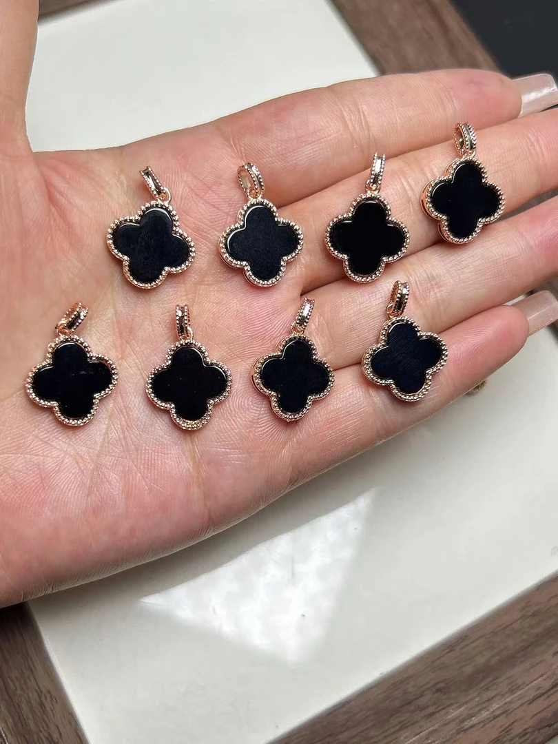 1361-幸运草吊坠【亮黑四叶草】（拍一发一合金过敏者勿拍）