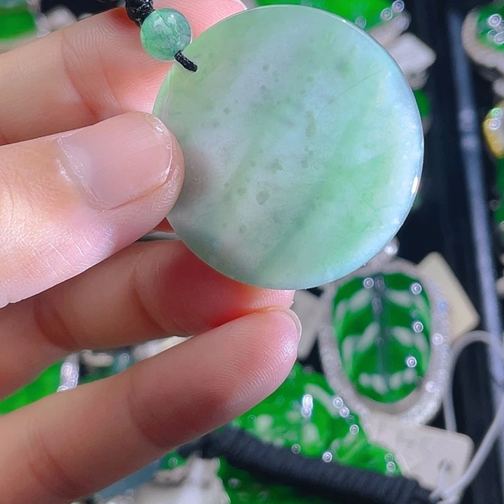 翡翠未镶嵌颈饰06