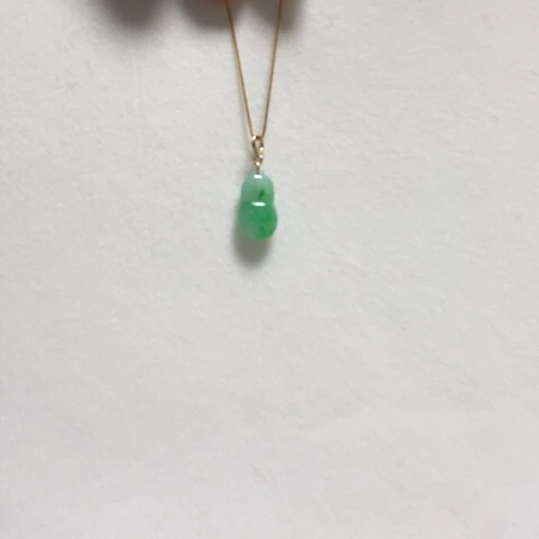 翡翠颈饰18K金镶嵌简单