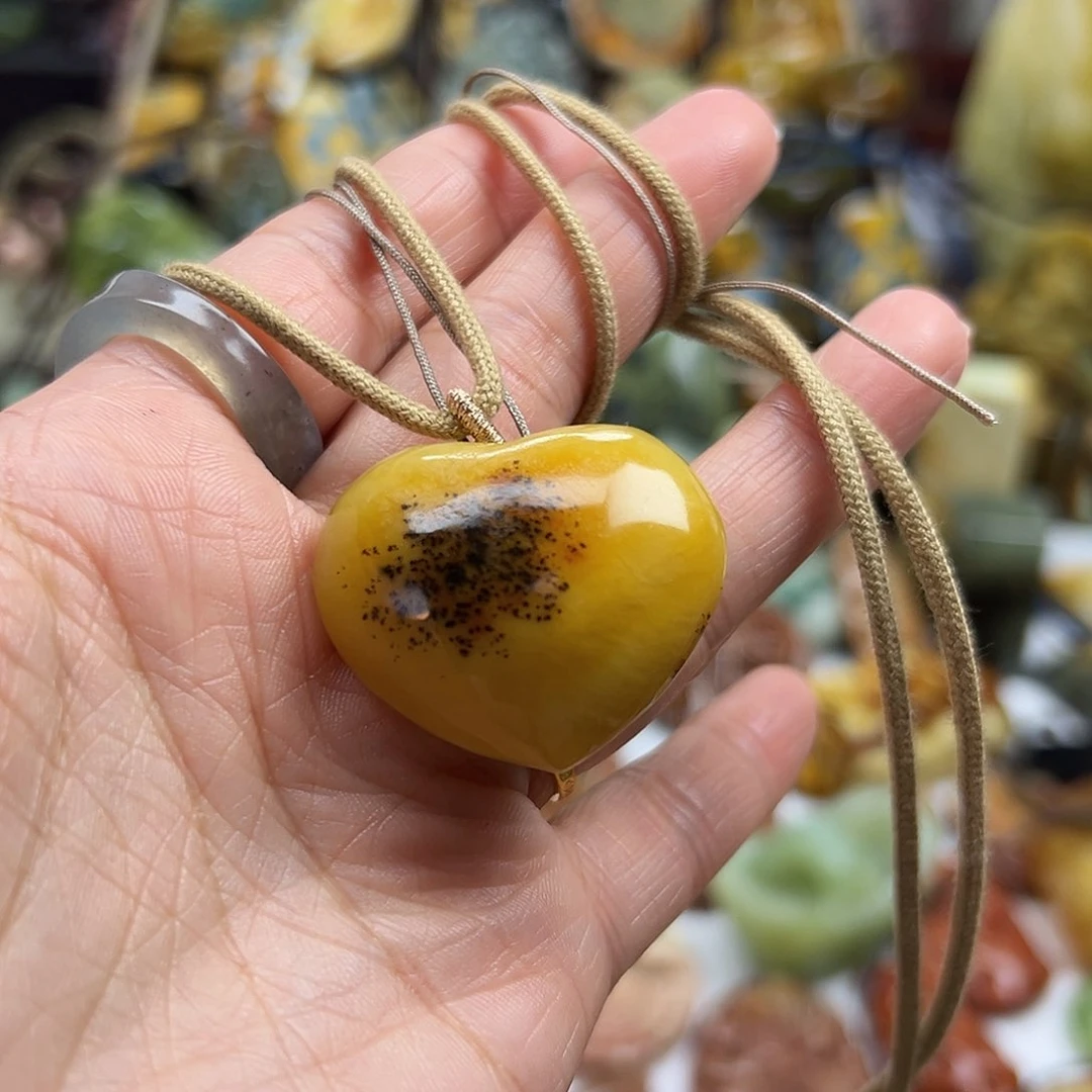 岫玉未镶嵌颈饰?****?辽阳花玉心心