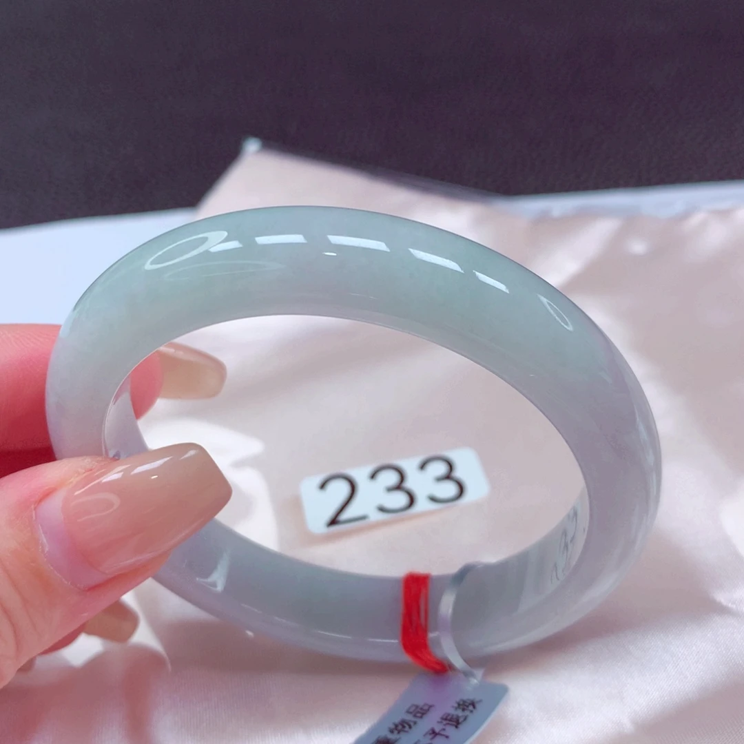 翡翠手镯未镶嵌手镯