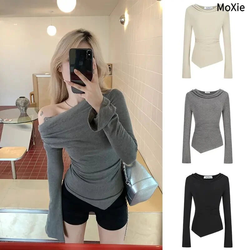 MO摩羯/设计感荡领一字肩上衣收腰抽褶不规则打底衫