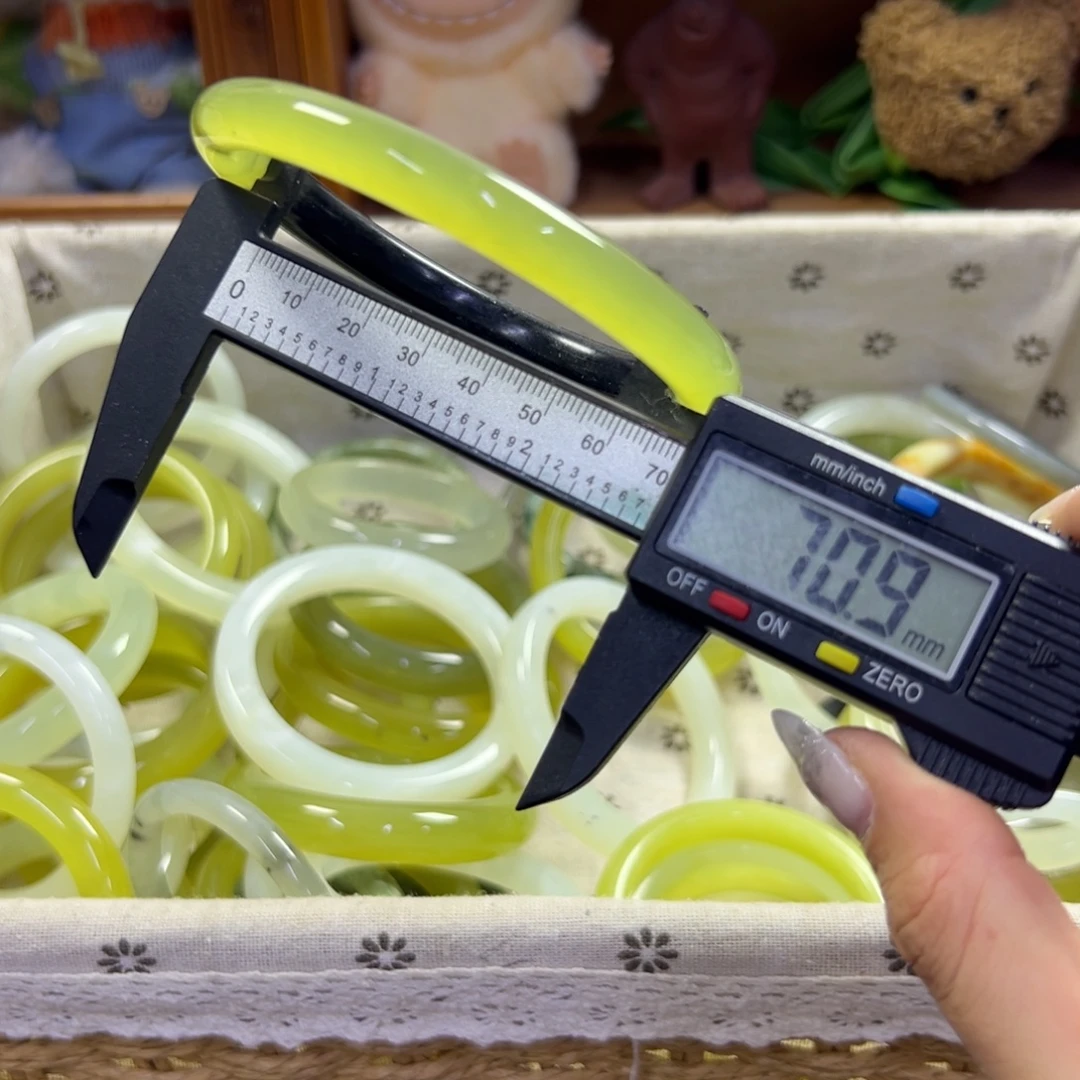 蛇纹石玉未镶嵌手镯64