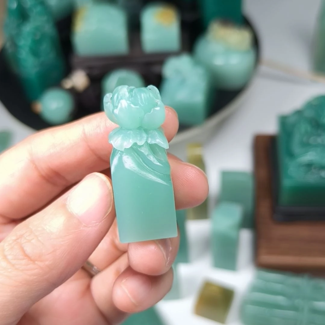 寿山石印石梅子青印章