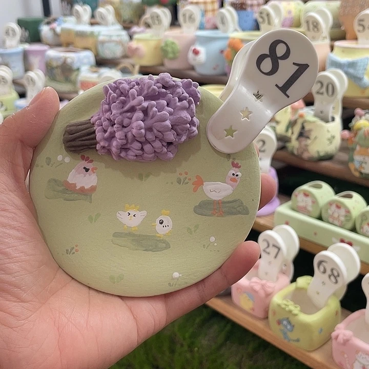 81…..手工手绘花盆