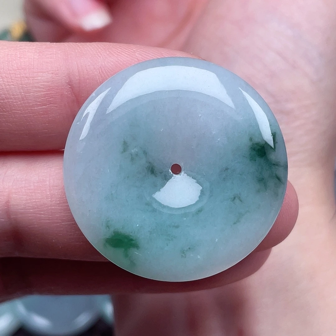 翡翠未镶嵌颈饰平安扣