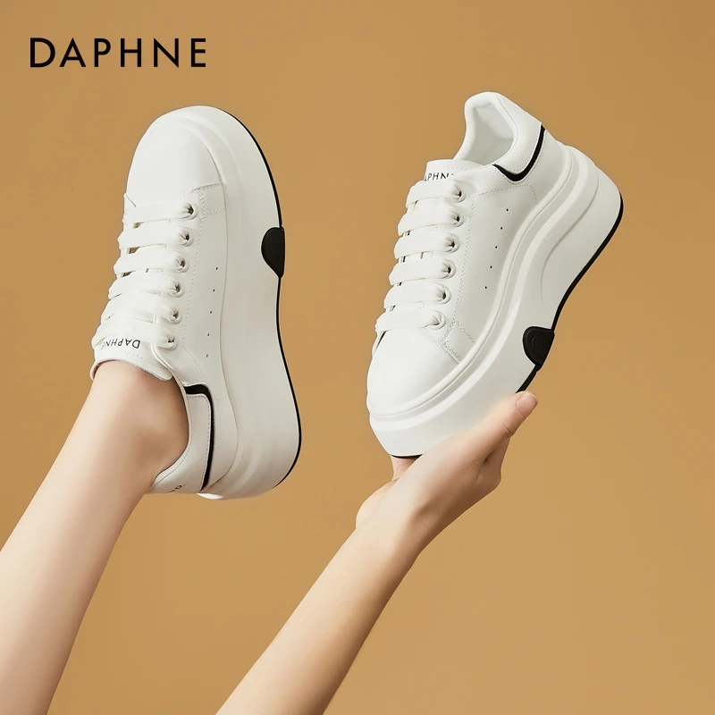 达芙妮厚底增高小白鞋女2025新款春季百搭板鞋舒适学生运动休闲鞋