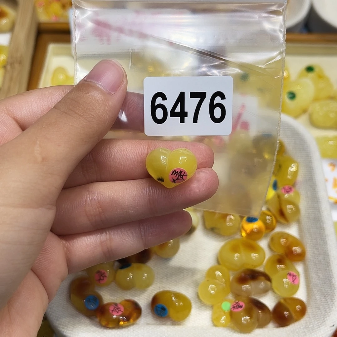 琥珀未镶嵌珠宝奇石