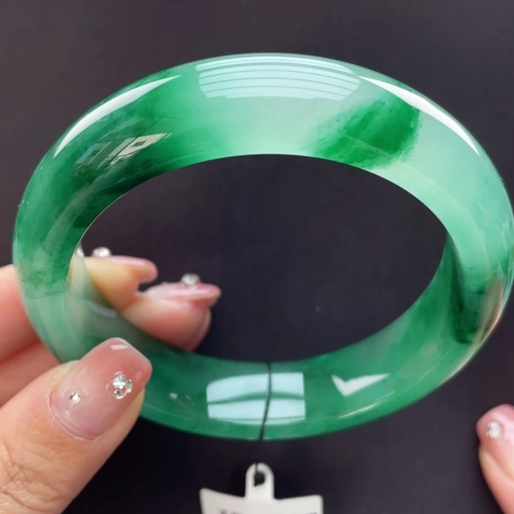 未镶嵌手镯石英质玉