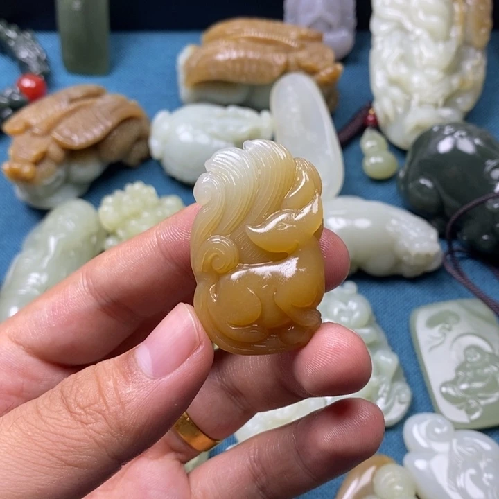 叽***噜未镶嵌和田玉挂件
