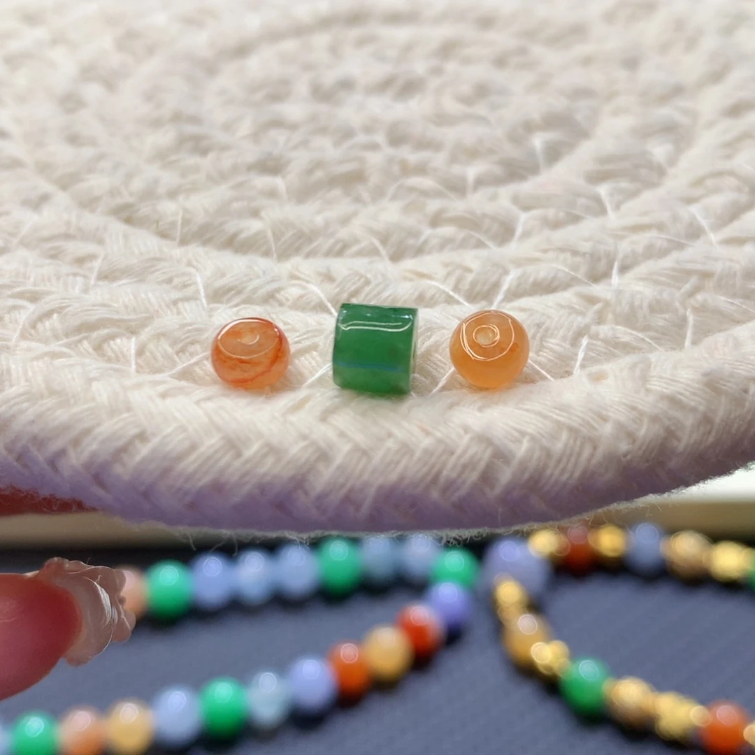 翡翠未镶嵌胸饰福利一组