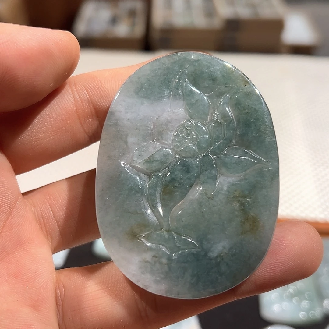 翡翠未镶嵌颈饰挂件