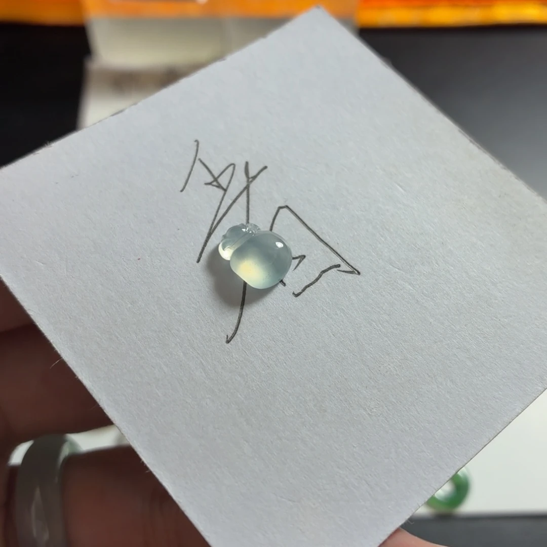 L***阳翡翠未镶嵌颈饰翡翠