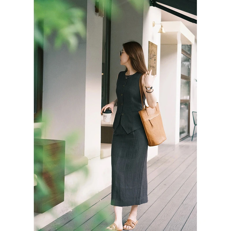 2025年夏季新款老钱风高级感黑色马甲上衣半身裙时尚套装两件套女