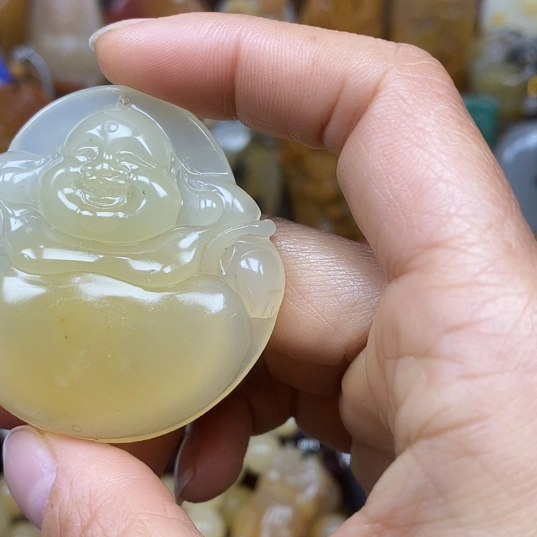 石英质玉（黄龙玉）颈饰未镶嵌