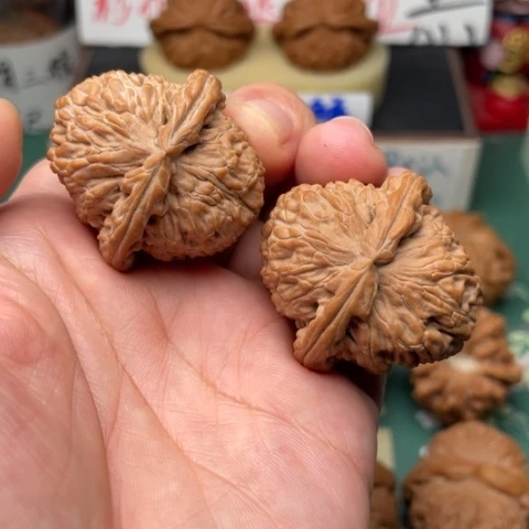 【闪购商品】文玩核桃吊坠37全品白狮子