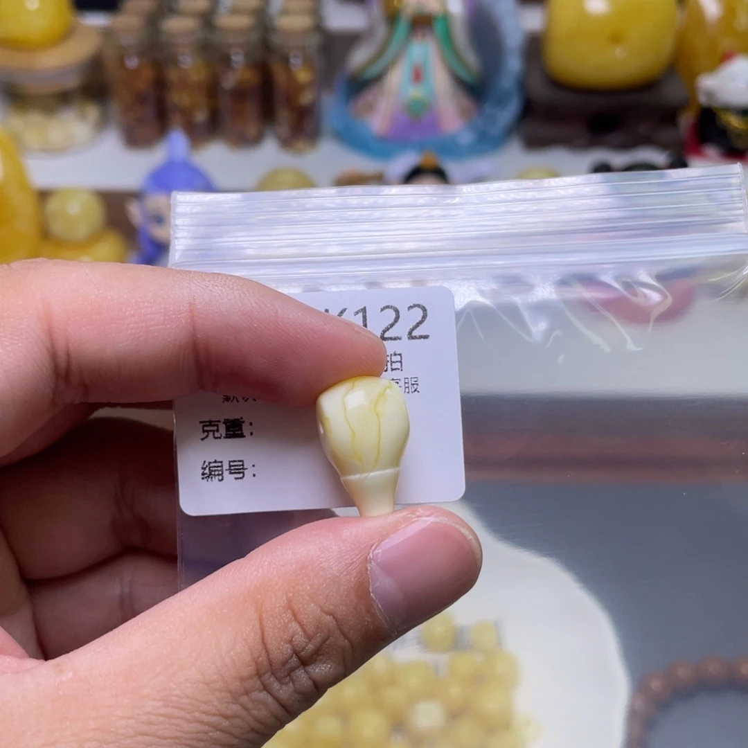 琥珀珠宝奇石未镶嵌四****友