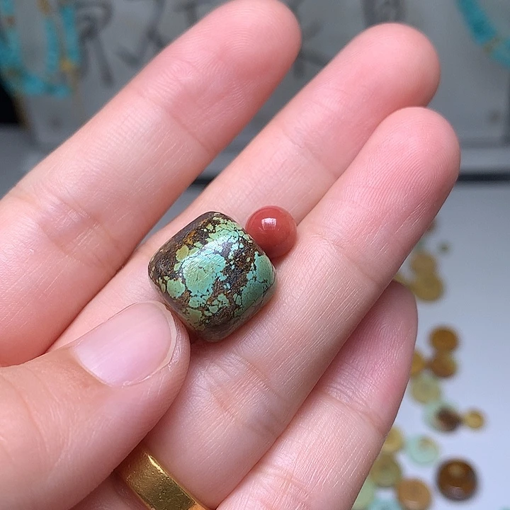 那***延未镶嵌南红玛瑙珠宝奇石