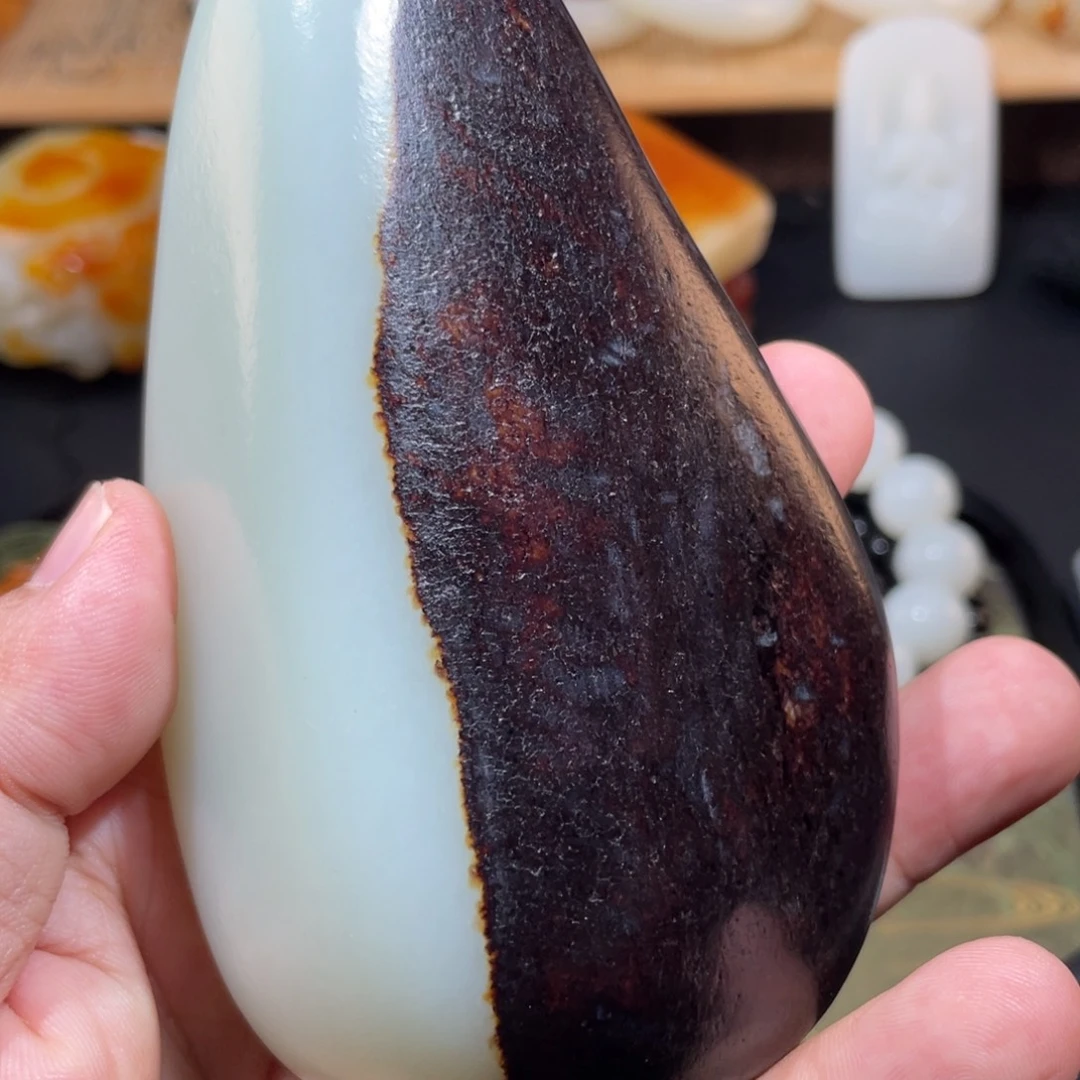 井***九和田玉未镶嵌颈饰