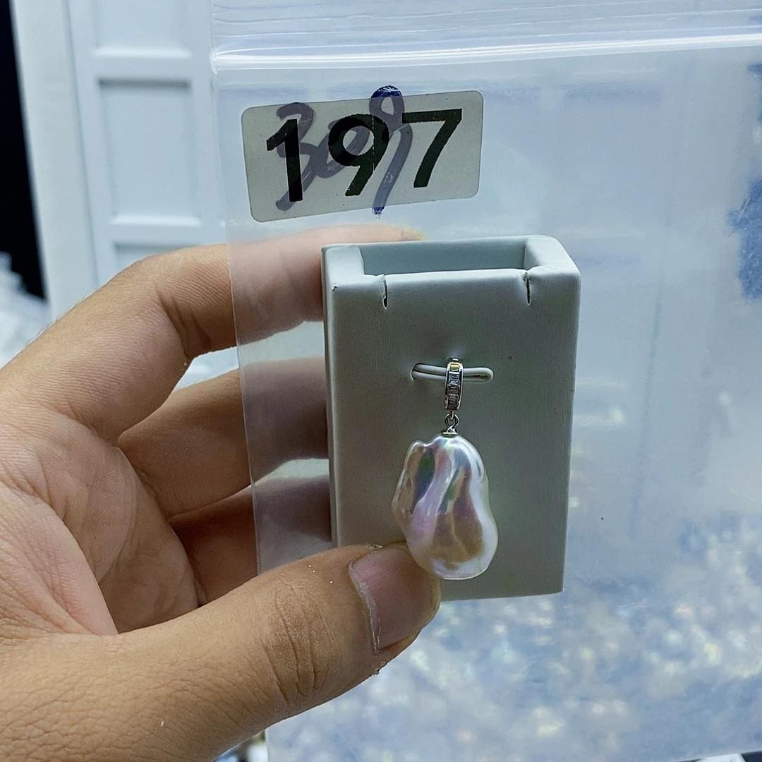 淡水珍珠合金颈饰