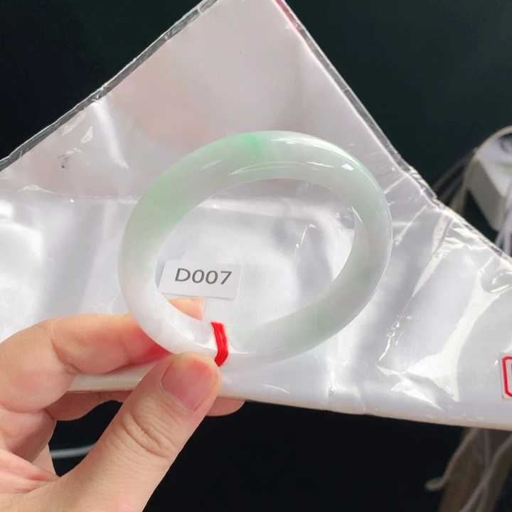 翡翠手镯未镶嵌03。